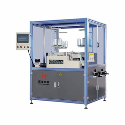 Wie hoch ist die Präzision einer Doppelkopf-Bördelmaschine?